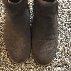 Brown double zip bootie